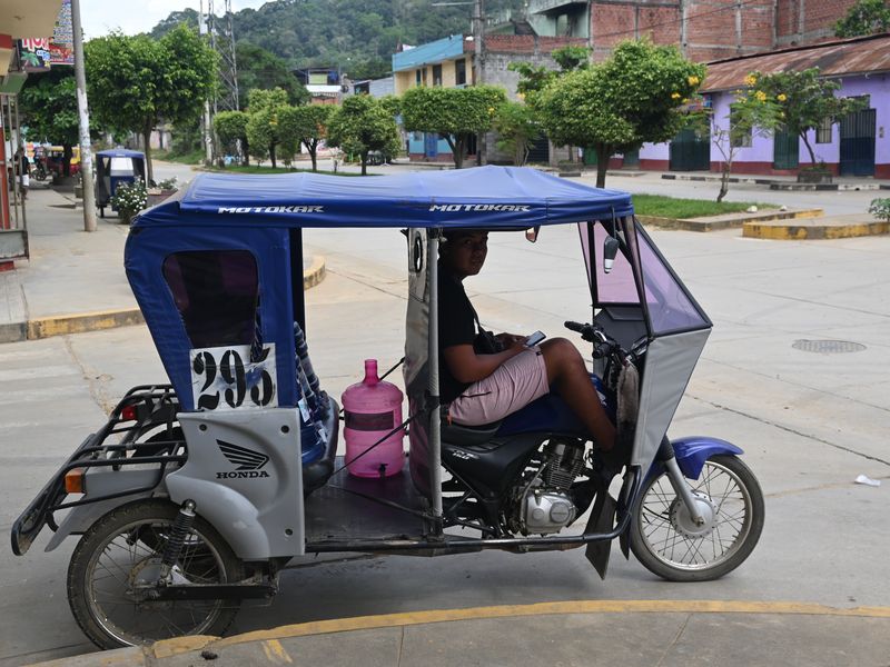 Ein sogenanntes "Moto-Carga“ mit insgesamt drei Rädern ist hier ein viel benutztes Transportmittel.