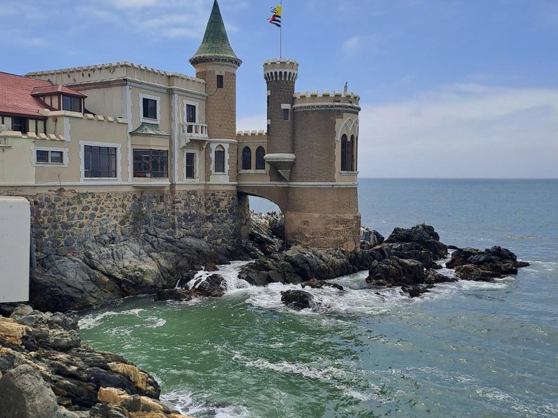 Burg Wolfenstein direkt an der Küste