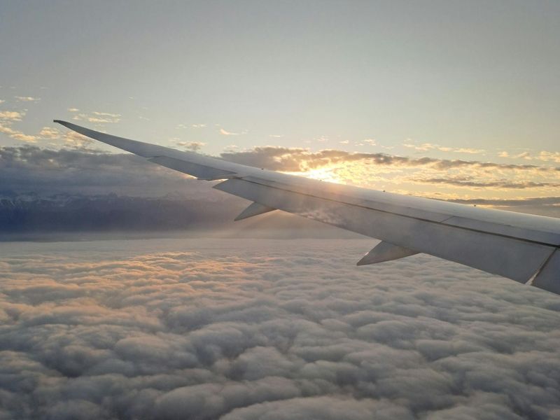 blick aus dem flugzeug über den anden