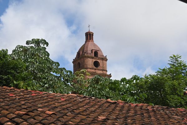 Einer der Türme der großen Kathedrale im Regierungsviertel.