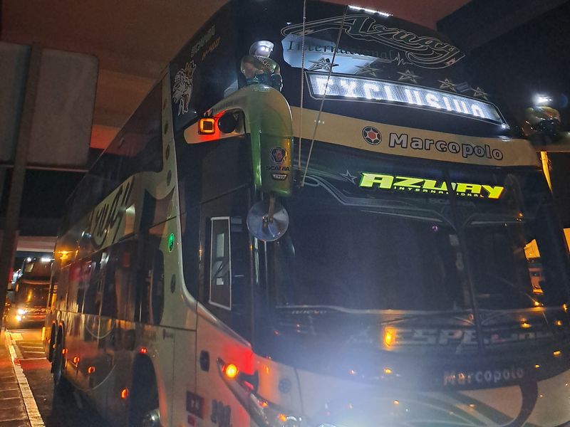 Mit dem Busunternehmen Azuay ging es nach Ecuador.