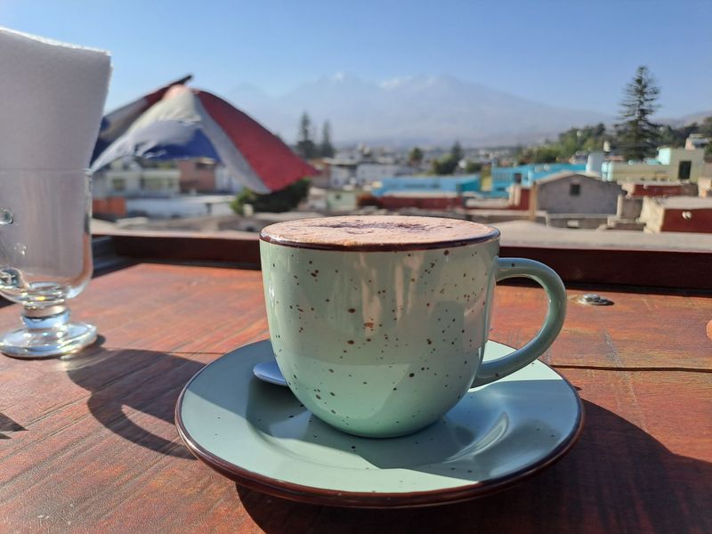 BILD HEISSE SCHOKOLADE VOR VULKAN