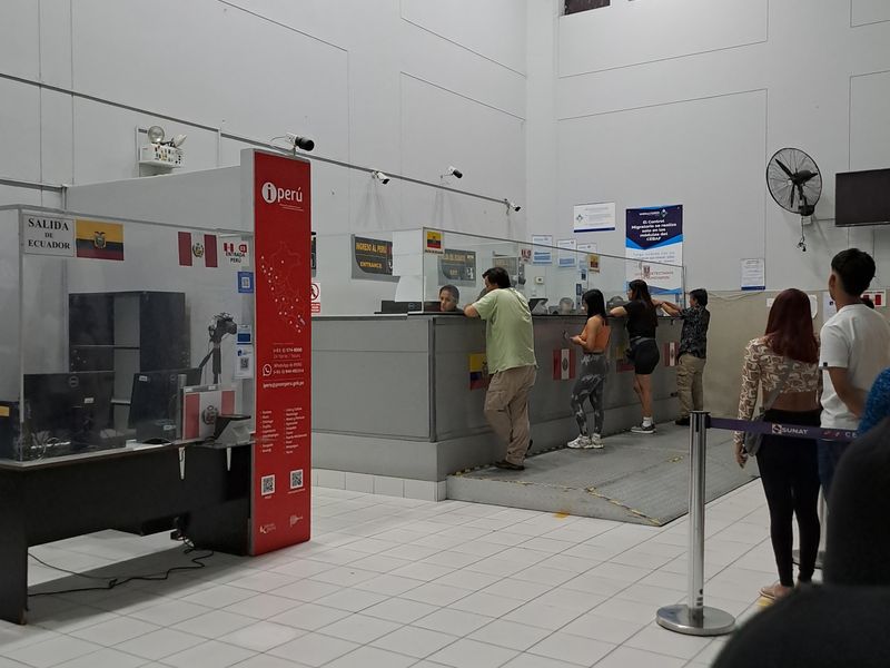 Die beiden Migrationsbehörden für Ecuador und Peru sind dankenswerterweise in einem Gebäude untergebracht.