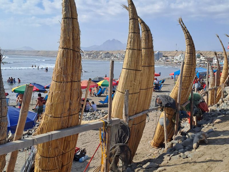 Der Strand am Osterwochenende; vielbefölkert und windig.
